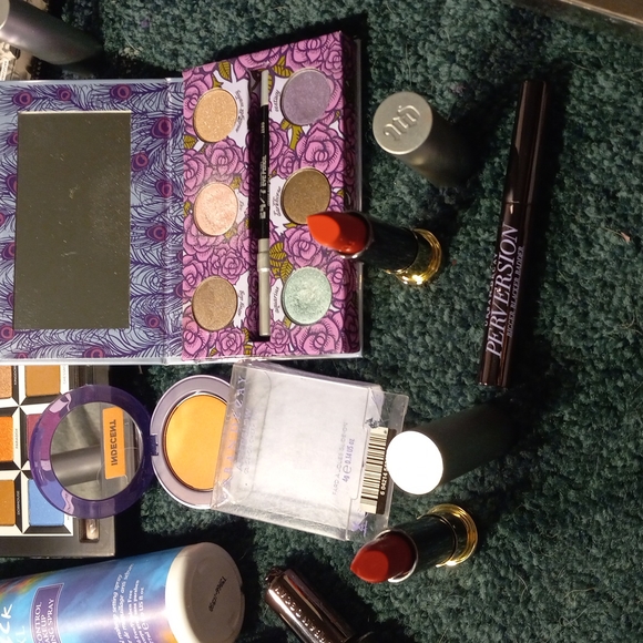 THE ULTIMATE URBAN DECAY BUNDLE OF PERFECTION!!! SEVEN EYESHADOW PALETTE ALONE!! - Picture 6 of 15